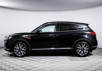 Подержанный автомобиль Hongqi HS5 2024 года (8 фото)