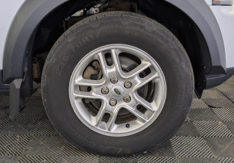 Подержанный автомобиль Land Rover Discovery 2010 года (12 фото)