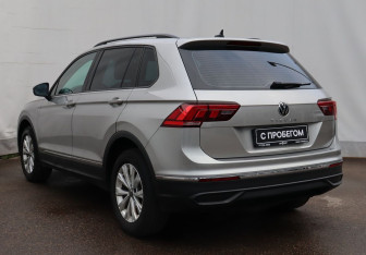 Подержанный автомобиль Volkswagen Tiguan 2021 года (6 фото)