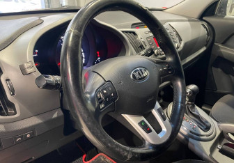 Подержанный автомобиль Kia Sportage 2015 года (13 фото)