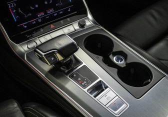 Подержанный автомобиль Audi A6 Sedan 2018 года (17 фото)