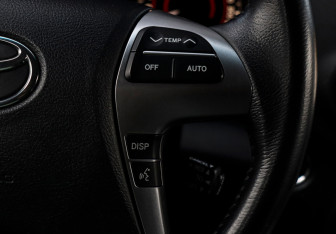 Подержанный автомобиль Toyota Highlander 2011 года (19 фото)