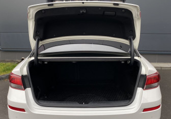 Подержанный автомобиль Kia Optima Sedan 2019 года (9 фото)