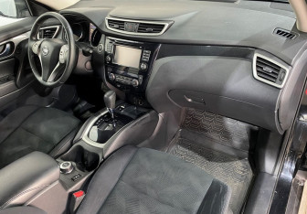 Подержанный автомобиль Nissan X-Trail 2017 года (11 фото)