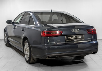Подержанный автомобиль Audi A6 Sedan 2015 года (7 фото)