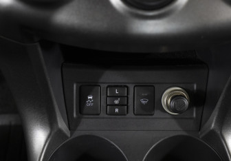 Подержанный автомобиль Toyota RAV4 2011 года (15 фото)