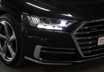 Подержанный автомобиль Audi A8 2019 года (25 фото)