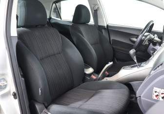 Подержанный автомобиль Toyota Auris Hatchback 2007 года (16 фото)