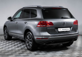 Подержанный автомобиль Volkswagen Touareg 2015 года (7 фото)