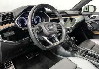 Подержанный автомобиль Audi Q3 2019 года (13 фото)