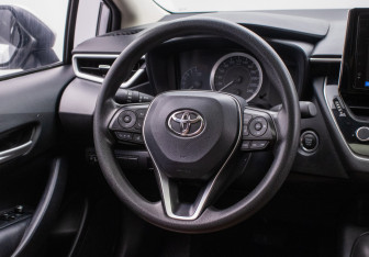Подержанный автомобиль Toyota Corolla Sedan 2022 года (15 фото)