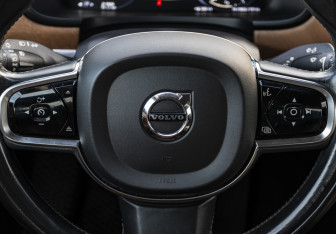 Подержанный автомобиль Volvo S90 2019 года (12 фото)