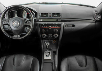 Подержанный автомобиль Mazda 3 Hatchback 2008 года (11 фото)