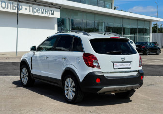 Подержанный автомобиль Opel Antara 2014 года (7 фото)