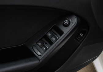 Подержанный автомобиль Audi A4 Sedan 2009 года (13 фото)