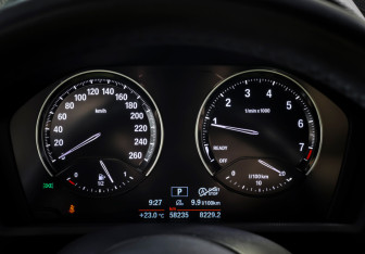 Подержанный автомобиль BMW X1 2020 года (17 фото)