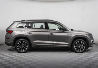 Подержанный автомобиль Skoda Kodiaq 2023 года (4 фото)