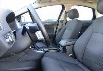 Подержанный автомобиль Ford Mondeo Sedan 2010 года (18 фото)