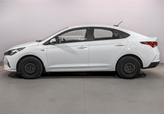 Подержанный автомобиль Hyundai Solaris Sedan 2020 года (8 фото)