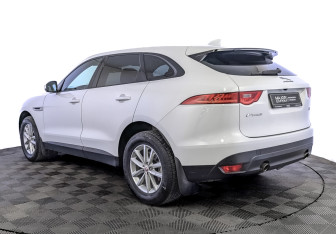 Подержанный автомобиль Jaguar F-Pace 2017 года (7 фото)