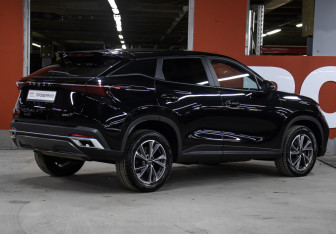 Подержанный автомобиль Omoda C5 2024 года (5 фото)