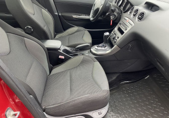 Подержанный автомобиль Peugeot 308 Hatchback 2010 года (9 фото)