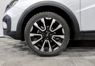 Подержанный автомобиль LADA (ВАЗ) Vesta Wagon 2024 года (18 фото)