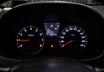 Подержанный автомобиль Hyundai Solaris Sedan 2011 года (11 фото)