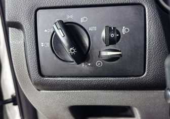 Подержанный автомобиль Ford Focus Wagon 2011 года (16 фото)