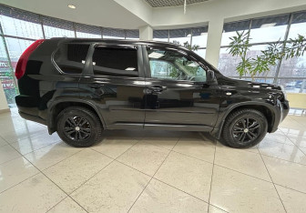 Подержанный автомобиль Nissan X-Trail 2012 года (4 фото)