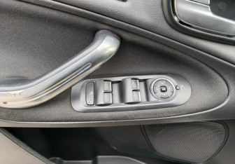 Подержанный автомобиль Ford S-MAX 2012 года (14 фото)