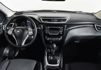 Подержанный автомобиль Nissan Qashqai 2016 года (10 фото)