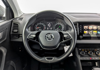 Подержанный автомобиль Skoda Karoq 2021 года (21 фото)
