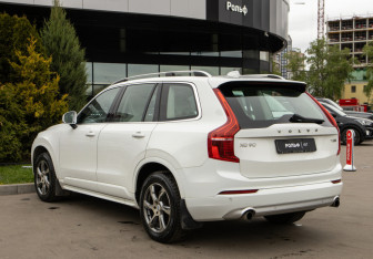 Подержанный автомобиль Volvo XC90 2019 года (5 фото)