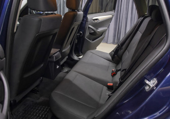 Подержанный автомобиль BMW X1 2013 года (12 фото)