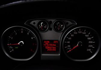 Подержанный автомобиль Ford Focus Hatchback 2011 года (11 фото)