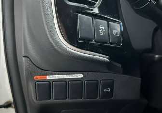 Подержанный автомобиль Mitsubishi Outlander 2013 года (20 фото)