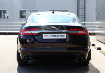 Подержанный автомобиль Jaguar XF Sedan 2014 года (6 фото)