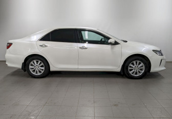 Подержанный автомобиль Toyota Camry Sedan 2015 года (4 фото)