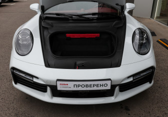 Подержанный автомобиль Porsche 911 Coupe 2023 года (9 фото)