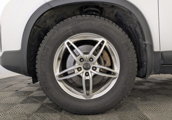 Подержанный автомобиль Kia Sorento 2018 года (12 фото)