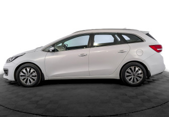 Подержанный автомобиль Kia Ceed Wagon 2017 года (7 фото)