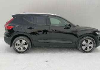 Подержанный автомобиль Volvo XC40 2021 года (4 фото)