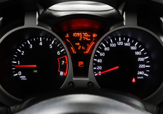 Подержанный автомобиль Nissan Juke 2014 года (9 фото)