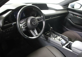 Подержанный автомобиль Mazda 3 Hatchback 2019 года (7 фото)