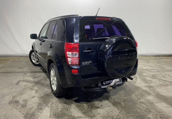 Подержанный автомобиль Suzuki Grand Vitara 2007 года (4 фото)