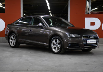 Подержанный автомобиль Audi A4 Sedan 2015 года (3 фото)