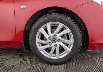 Подержанный автомобиль Mazda 3 Hatchback 2012 года (12 фото)