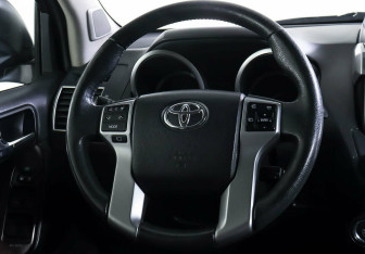Подержанный автомобиль Toyota Land Cruiser Prado 2014 года (13 фото)