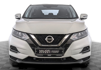Подержанный автомобиль Nissan Qashqai 2022 года (2 фото)